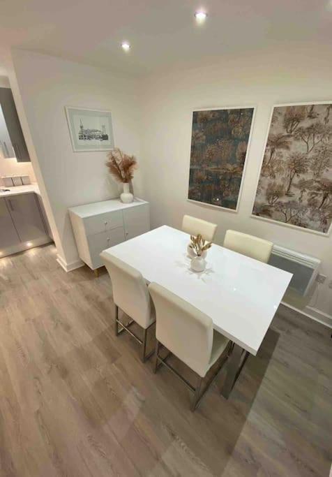 Luxury Town Centre Apartment Walking Distance To Rsc Theatre Стратфорд-апон-Эйвон Экстерьер фото